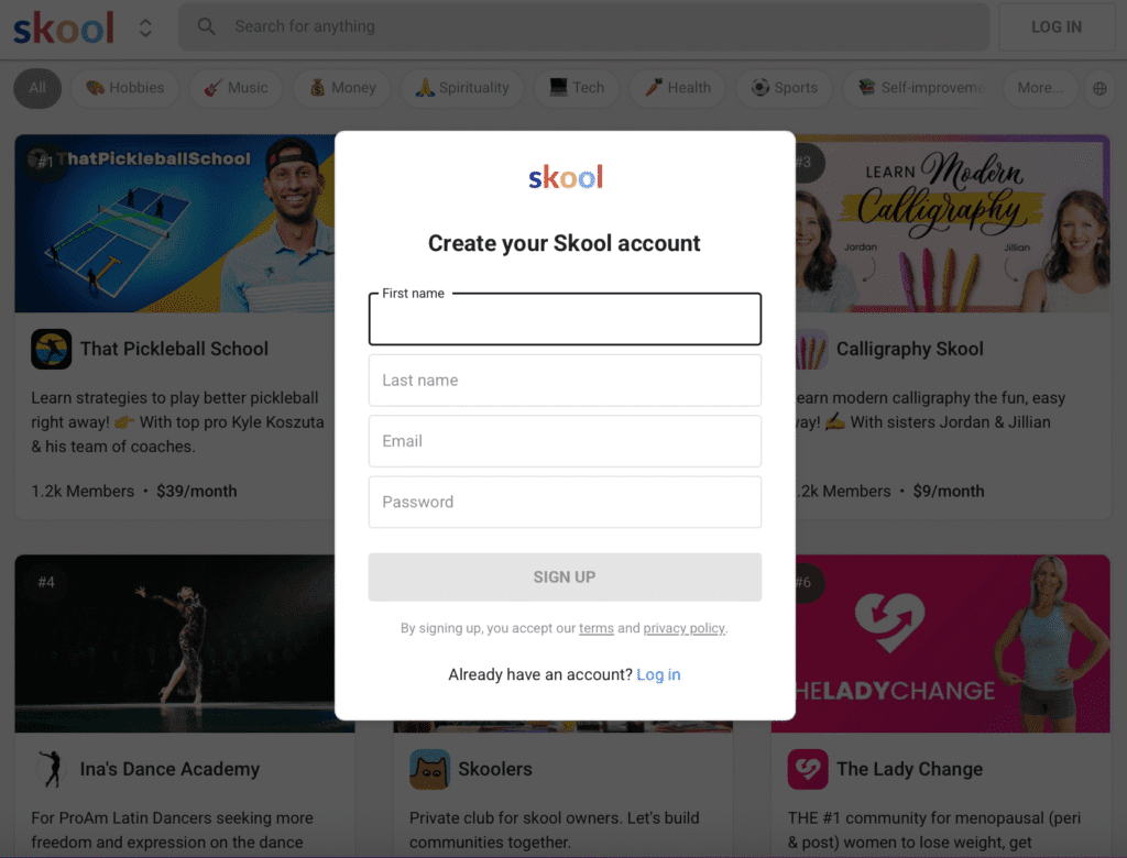 التسجيل في موقع skool